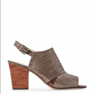 Issac Mizrahi Ginny Silver / Gold Shoes Heels Mules Sheen Sz 7.5